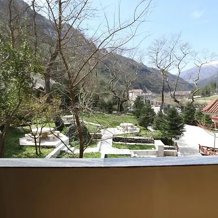 Gryka E Kelcyres Hotel 3*