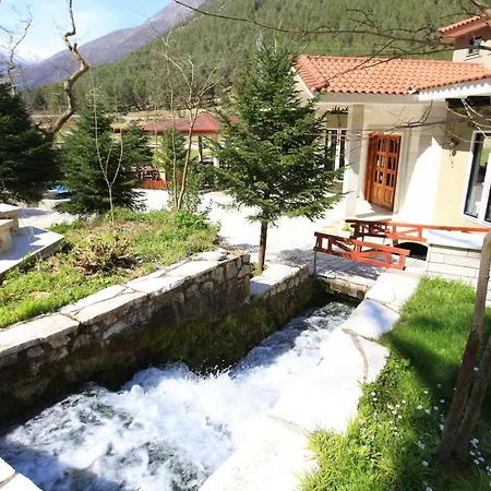 Hotel Gryka E Kelcyres 3*