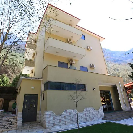 Hotel Gryka E Kelcyres 3*