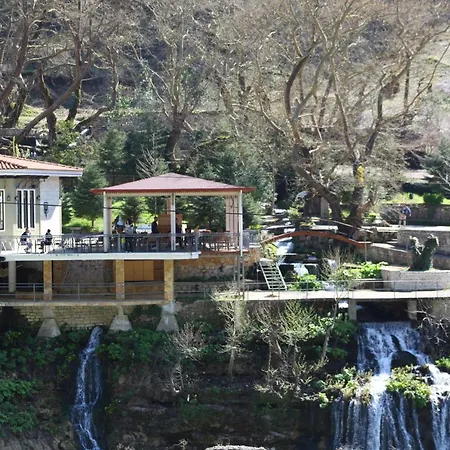 Gryka E Kelcyres Hotel 3*